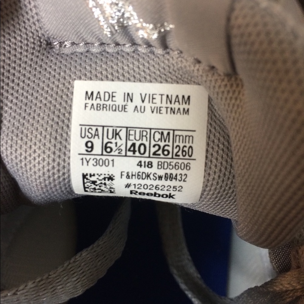 Reebok - Picture 5 of 5